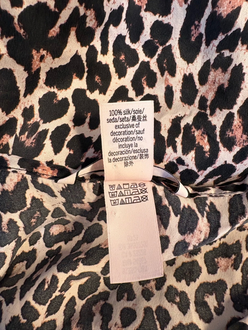 Victoria's Secret Luxe 100% Washable Silk Leopard Print Pyjama Top Size Small - Picture 9 of 10